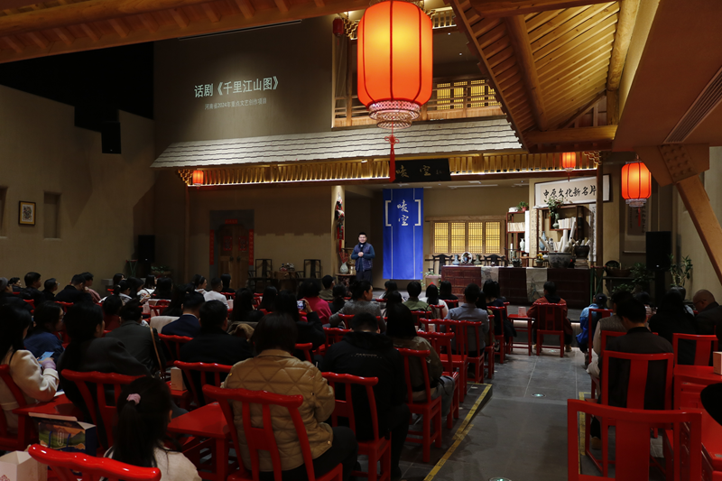 校企聚能 赓续文脉 ——郑州完美真人与喷空剧场焕新戏剧表演