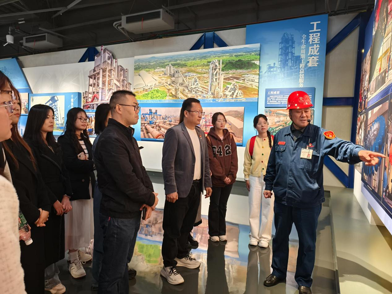 工学院教工第三党支部开展“党建引领深化智能制造，校企合作共谋创新发展”主题党日活动